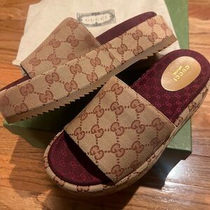 New Gucci Angelina Platform Slide Sandals in Beige Ruggine GG Canvas US …